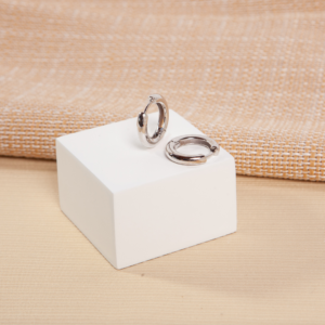 Brinco argola arredondada médio