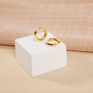 Brinco argola arredondada médio